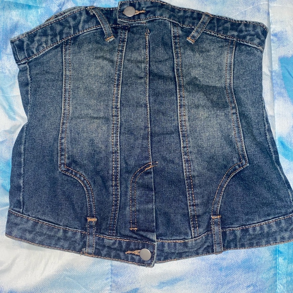 Cute denim tube top!